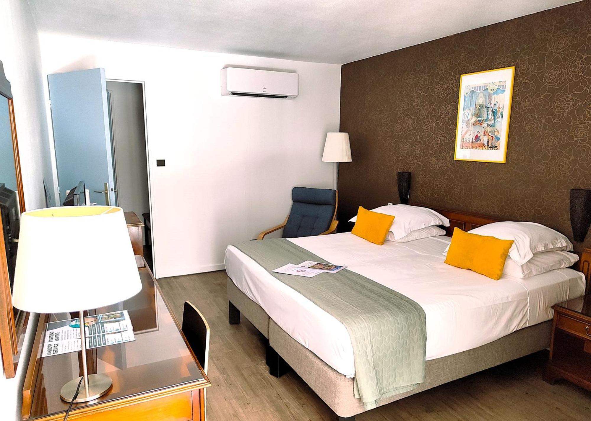 Hotel Des Tuileries Nimes Exterior photo