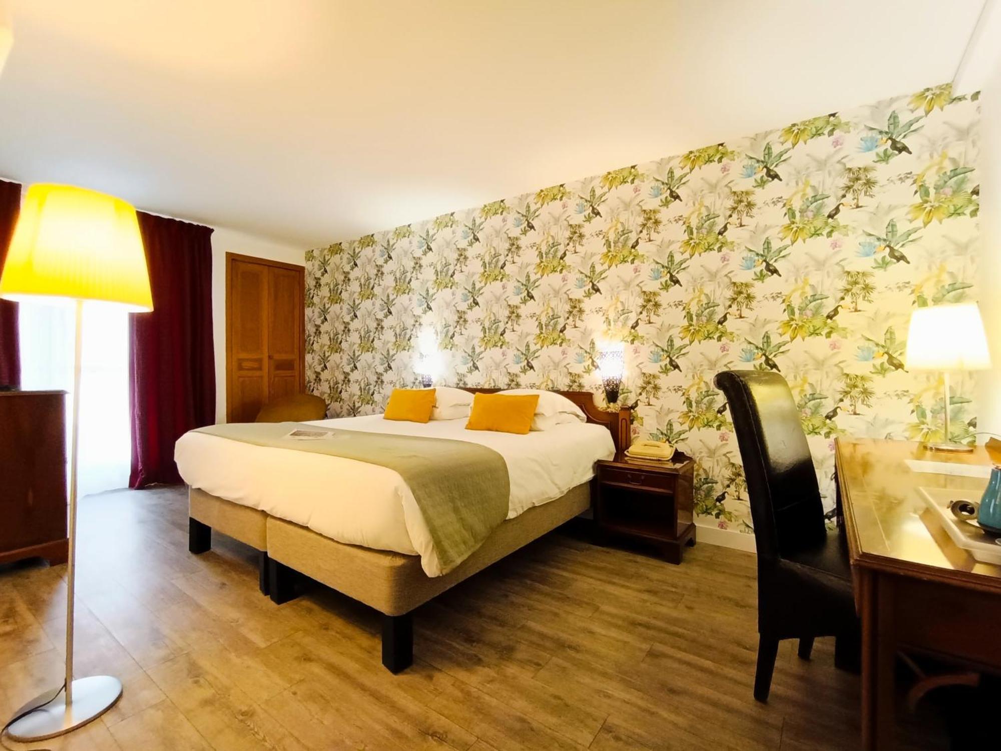Hotel Des Tuileries Nimes Exterior photo