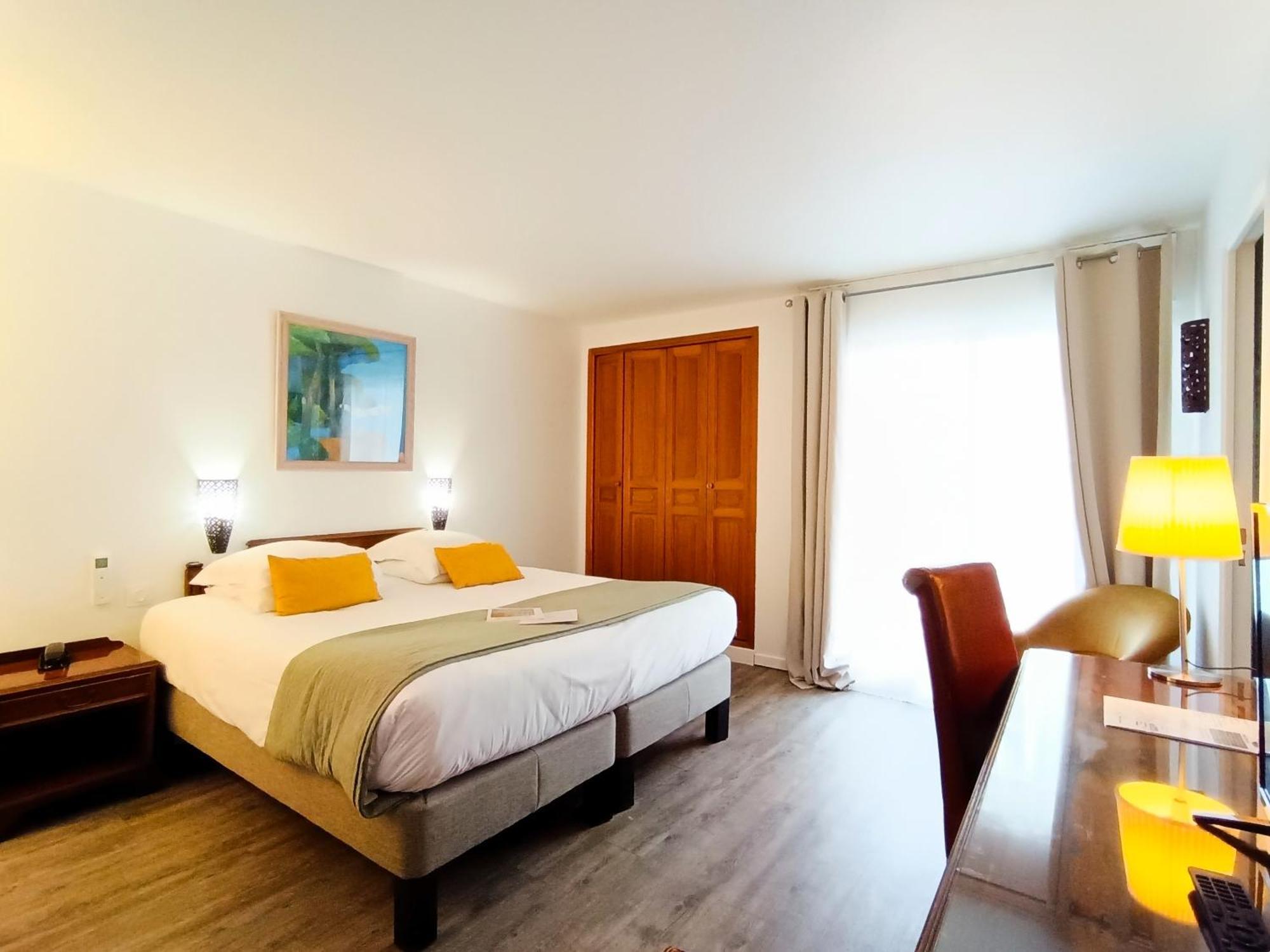 Hotel Des Tuileries Nimes Exterior photo